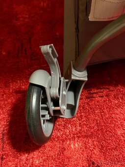 Cestovní postýlka / ohrádka pro dítě - 8