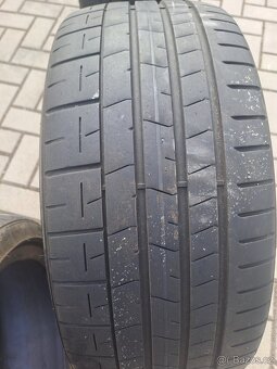 Pirelli P Zero 235/35 R19 UHP - 8