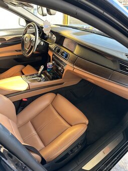 BMW 740d F01 - 8