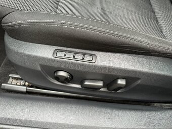 Škoda Superb 3 Combi iV Style 1.4TSI 150kW DSG ACC kamera - 8