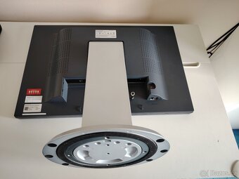 LCD MONITOR PC 24" /úhlopř. 61 cm/ výškově poloh. - 8