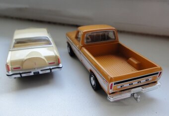 KOVOVY MODEL FORD F250 PICK UP - 8