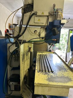 CNC frézka TOS F2V - 8