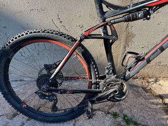 Celoodpruzene horske kolo Cube - 8