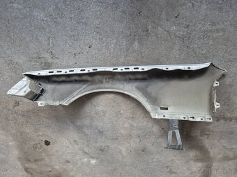 Pravý přední blatník MB R129 - 8