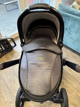 Kočárek BabyStyle Egg2 Jurassic Black /Gold limitovaná edice - 8