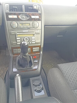 Ford Mondeo Mk3 - 8