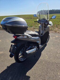 Honda SH 300 - 8