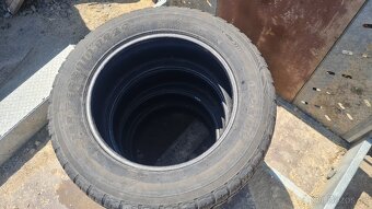 275/60 R20 - 8