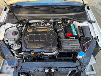 VW PASSAT b8 lift variant r-line 2,0TDI 7/2021 - 8