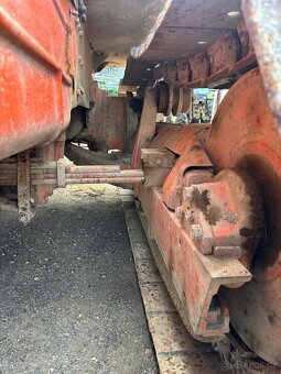 Pásový traktor Fiat 70C - 8