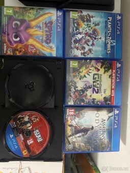 Prodám PlayStation 4 Slim + 5 her (RDR 2, Spyro...) - Top st - 8
