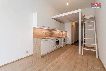 Pronájem bytu 1+kk, 36 m², Praha, ul. Českobrodská - 8