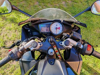 Yamaha yzf r125 - 8