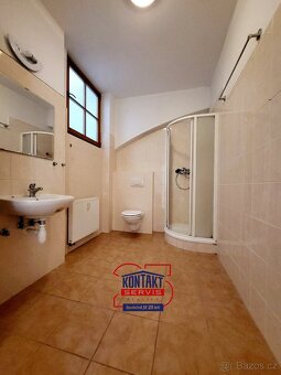 Pronájem bytu 2+1, 67 m2 s balkónem, centrum Českých Budějov - 8