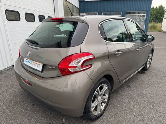 Peugeot 208 1,2 VTI 82 Allure 62KW 2012 - 8