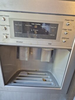 Americká lednice Samsung RS21FSCM - 8