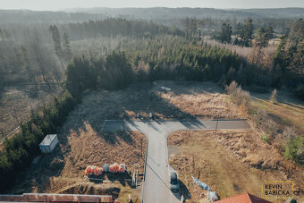 Prodej kompletně zasíťovaného stavebního pozemku - 8