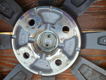 HYUNDAI i20 orig alu sada 195/55/16 TPMS Michelin - 8
