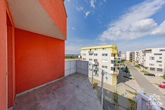 Pronájem bytu 3+kk s vyhrazeným parkovacím stáním, 85 m², Uh - 8