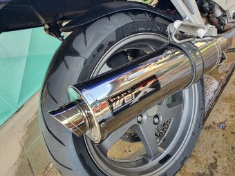 Honda VFR 800 RC46 REZERVACE - 8