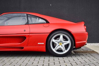 Ferrari F355 Berlinetta z roku 1998 - 8