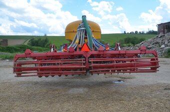 Diskový nesený podmítáč aplikátor na digestát 4m - 8