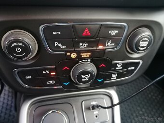 Jeep Compass, S 4x4,170 koní,plná výbava - 8