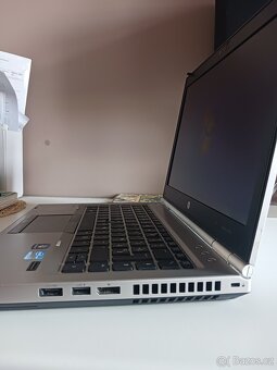 HP Elitebook - 8