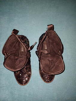 Zateplené flitrové tenisky Reserved - 8