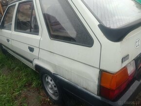 Škoda Forman na náhradní dily bez TP - 8