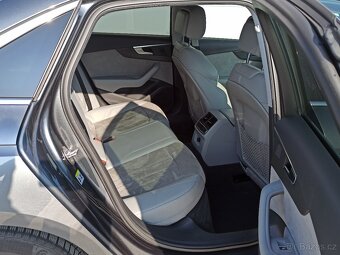 AUDI A4 3.0TDi 210kW S-LINE - 8
