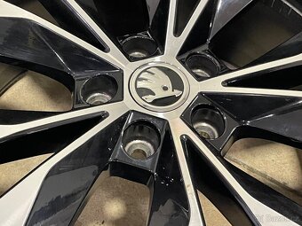 Alu kola 5x112 et44 original Škoda Superb III 235/45 R18 - 8