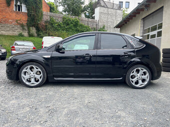 FORD FOCUS ST 2,5 i 166 Kw BLACK EDITION - 8