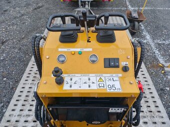 MINI NAKLADAČ LRT 360 - 8