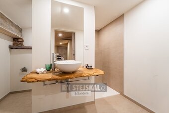 Prodej rodinného sídla (768 m²), pozemek 2 463m² - Číměř u J - 8