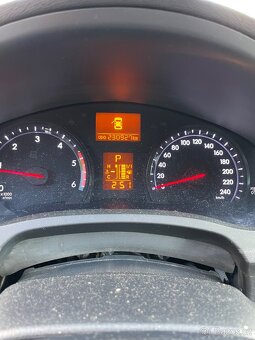 Toyota avensis - 8