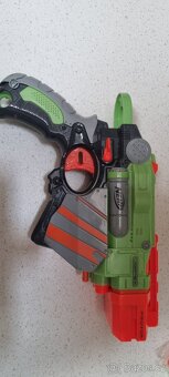 Nerf ZOMBIE STRIKE 3 PISTOLE - 8