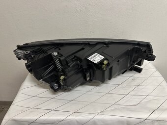 Octavia 4 lift světlo - 8