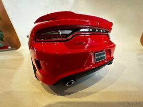 Dodge Charger SRT Hellcat 2020 1:18 red - 8