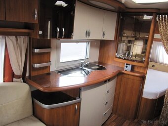 Prodám karavan Hobby 540 ufe,r.v.2010 + mover, markýza, stan - 8