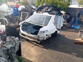 Prodám na mercedes e w212 sedan zadní ctvrtku - 8