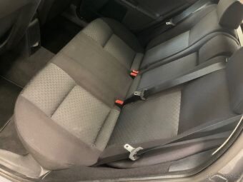 Ford Mondeo 2.0 TDCi 96Kw Ghia - 8