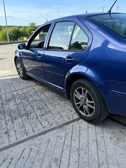 Volkswagen Bora 1.6 - 8