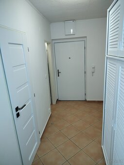 Pronájem bytu 3KK 96 m2 s vlastní zahradou - bez RK - 8