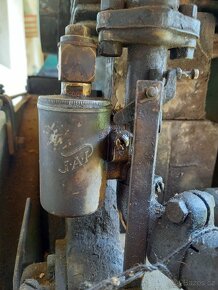 Historický traktor J.A.P - 8