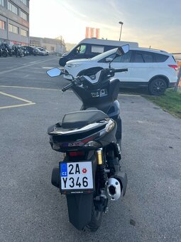Honda PCX 125 modrá - novinářský motocykl - 8
