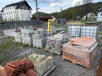 Stavební materiál - cihly, tvárnice, dlažba atd. - 8