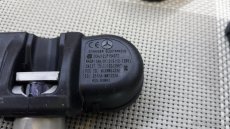 100% originálny TPMS senzor tlaku v pneumatike MERCEDES - 8