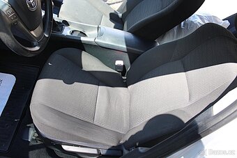 Toyota Avensis - 8